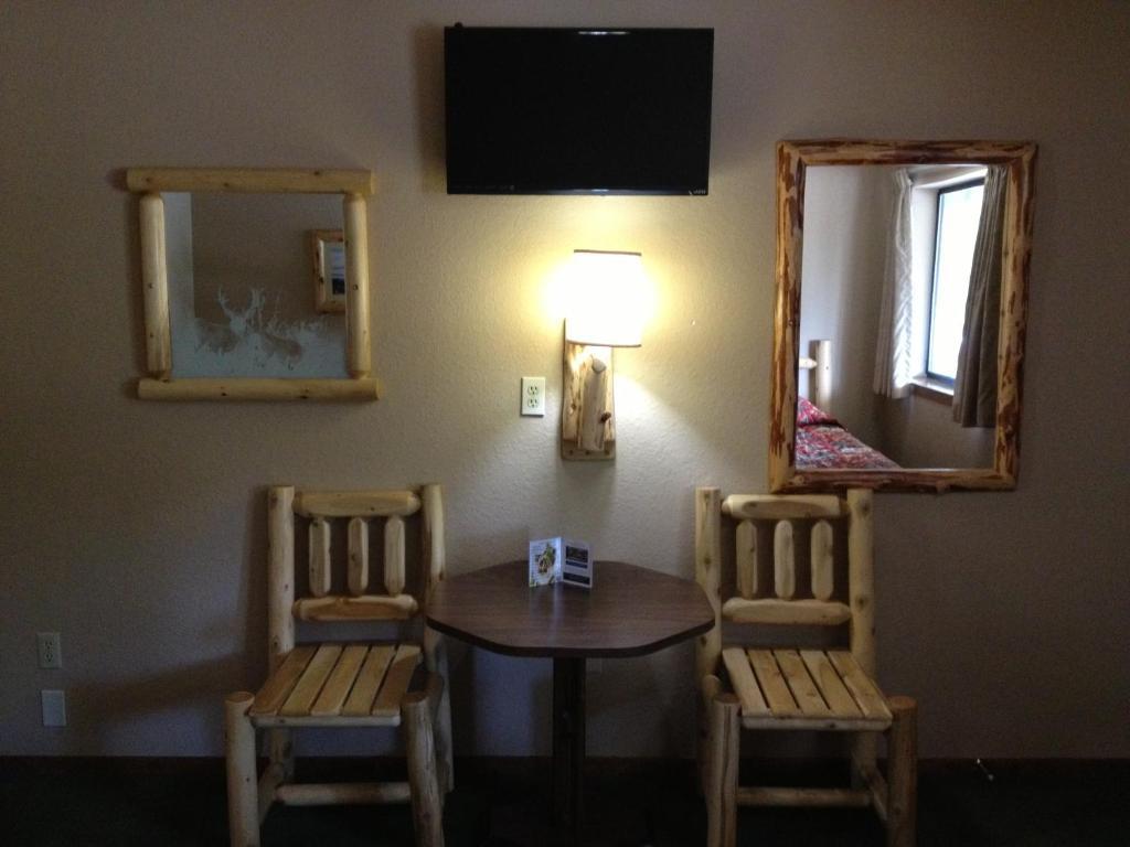 Wildwood Inn Twain Harte Room photo